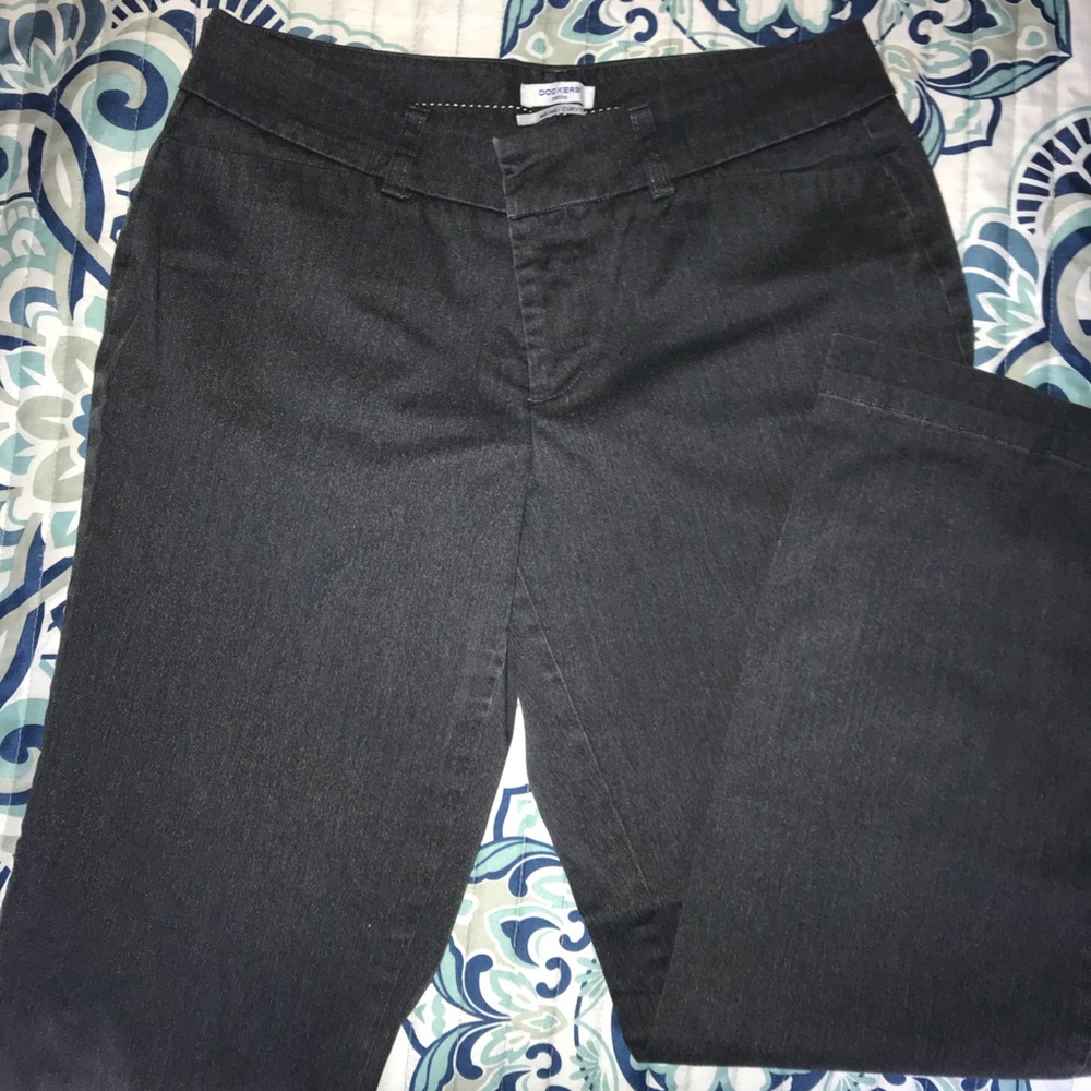 Dockers mid rise curvy size 10 Petite Gray